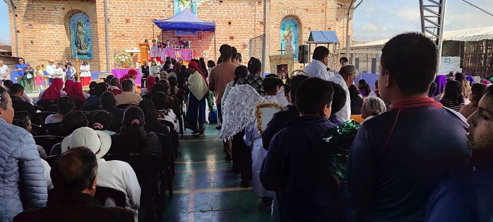 Participación en la Eucaristía de Navidad - foto 1