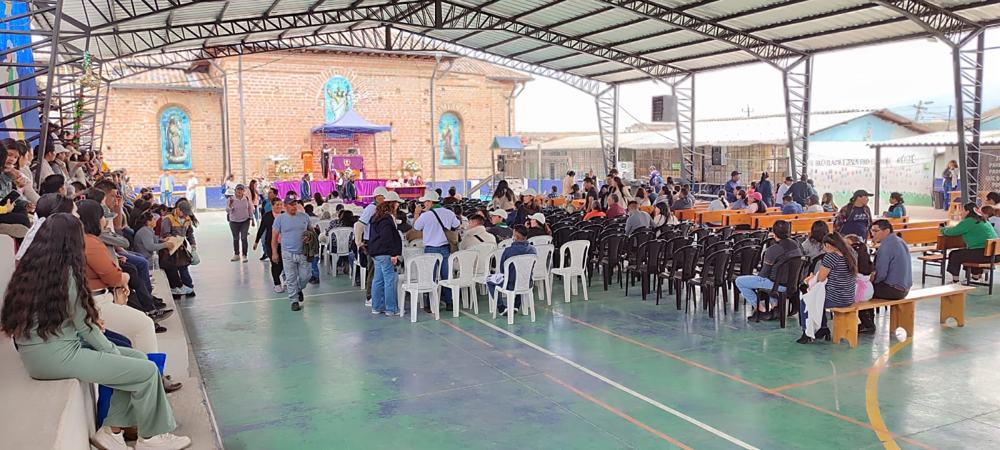 Participación en la Eucaristía de Navidad - foto 3